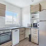 2 Bedroom Flat Centre De Paris - Eiffel Tower View