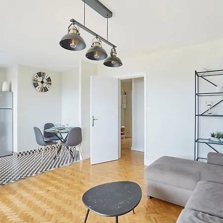 2 Bedroom Flat Centre De - Eiffel Tower View *